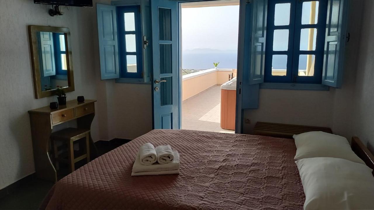 Panorama Oia Apartments Bagian luar foto
