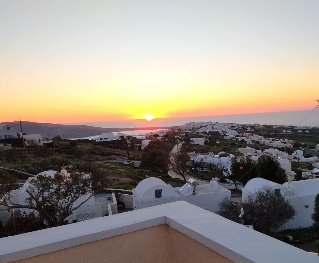Panorama Oia Apartments Bagian luar foto